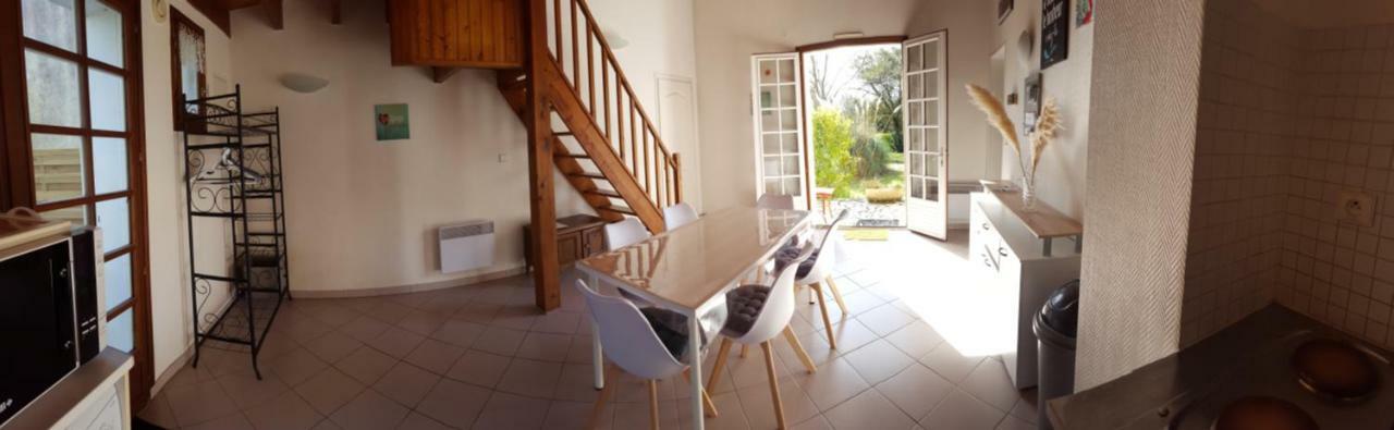 Villa L'Abri D'Emilie Saint-Xandre Esterno foto